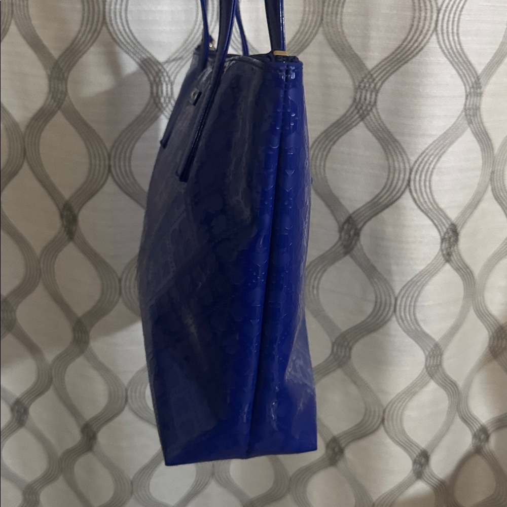 Kate Spade New York
Emerald Avenue Jeralyn Tote Bag - Picture 12 of 15
